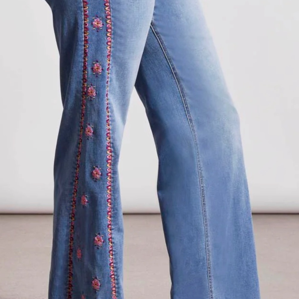 Tribal "Brooke" high rise "hugging" light wash jeans embroidered raw hem 14